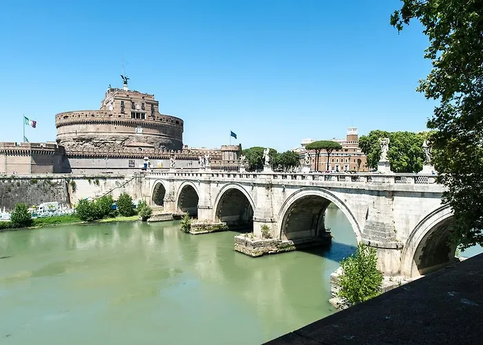 Piazza Cavour 4*