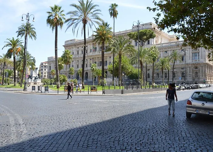Piazza Cavour 4*